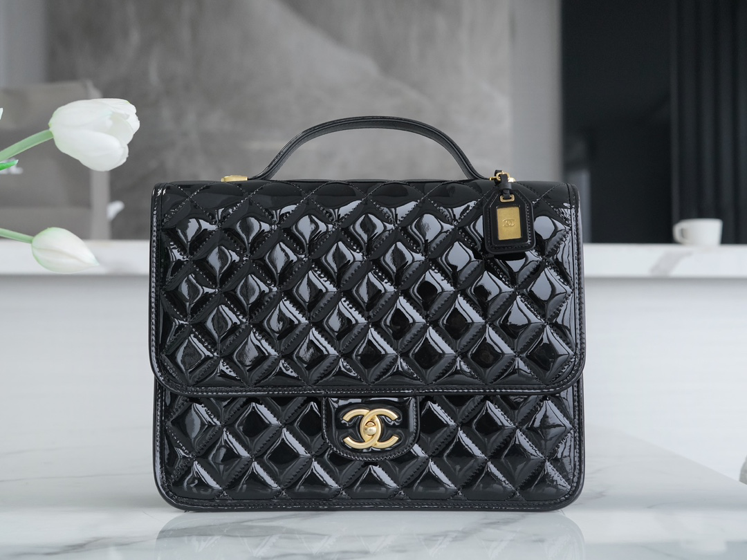 팬더샵 /미러급 샤넬 라지 백팩 블랙 금장 유광