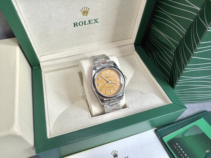 롤렉스 오이스터 페퍼추얼 옐로우 41mm