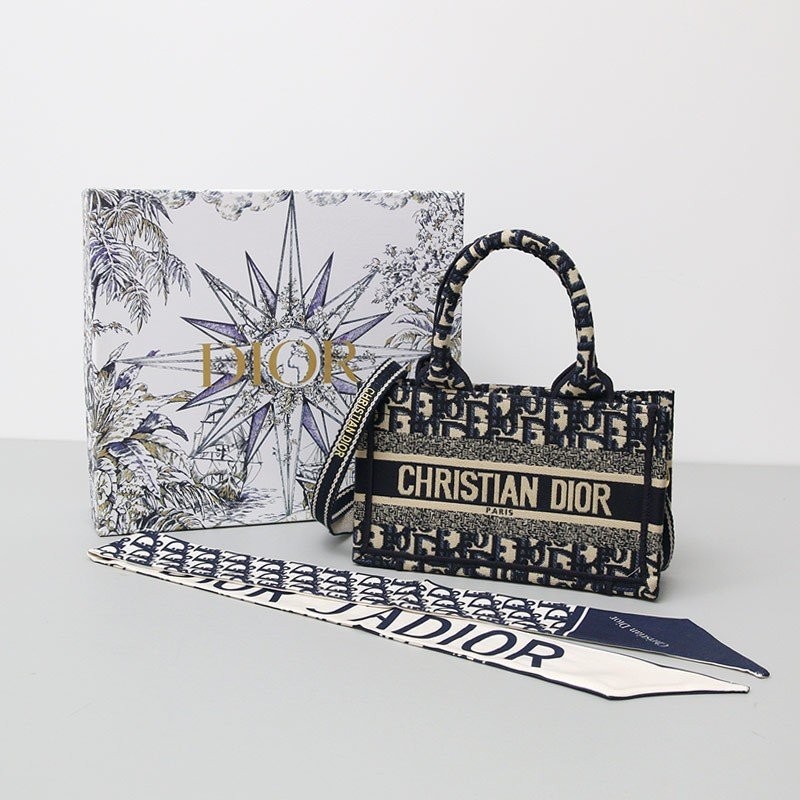 디올 미니 북 토트백 수입최고급