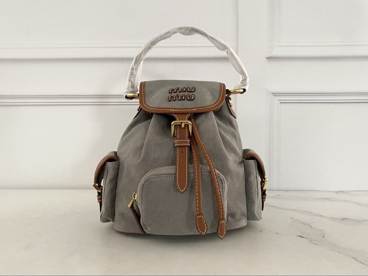 미우미우 레더 트리밍 캔버스 백팩