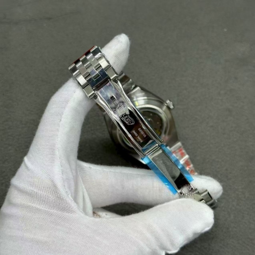 2025 로*렉스 랜드 드웰러 40mm 블루 view 9