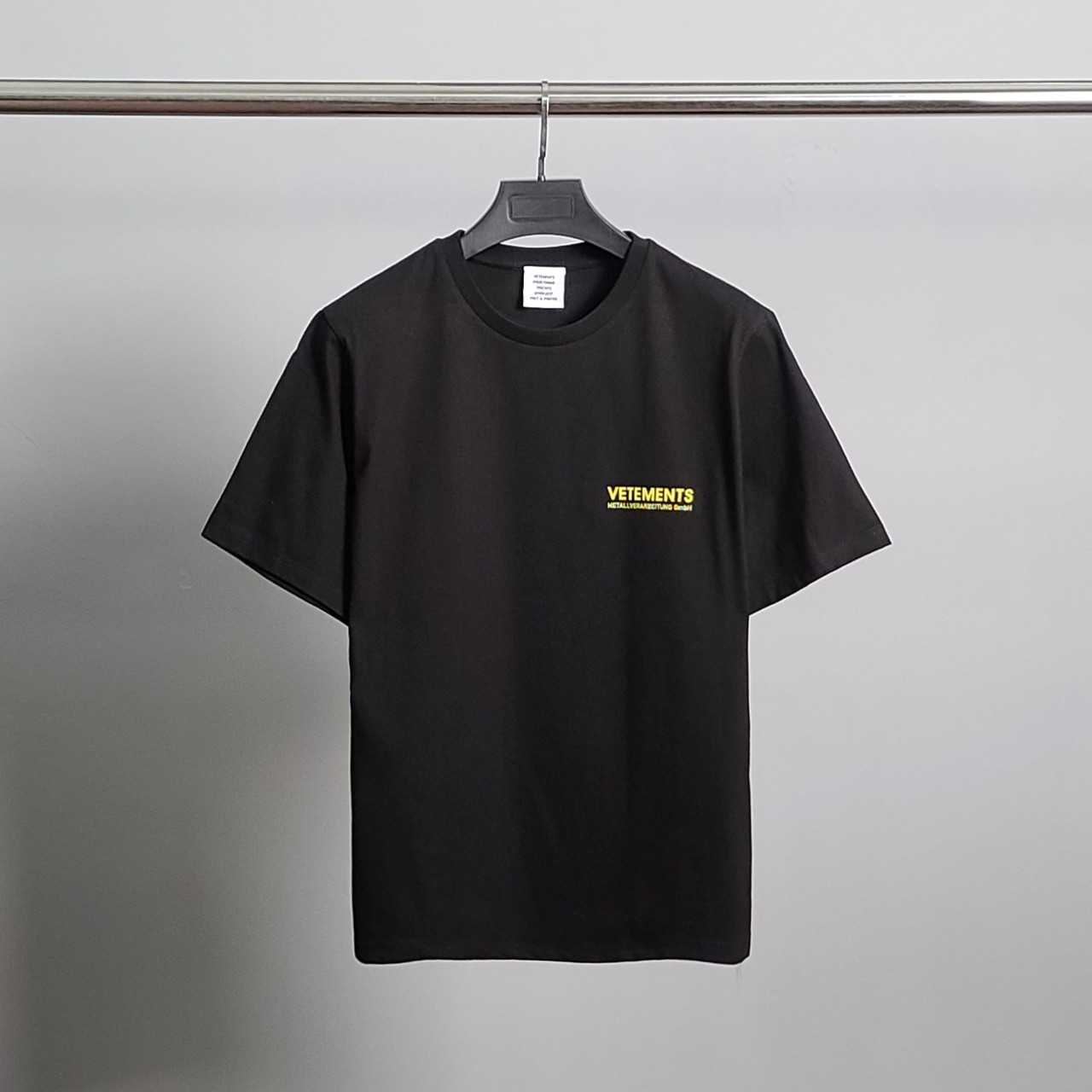 보테가 메탈로고 코튼 반팔티 view 3