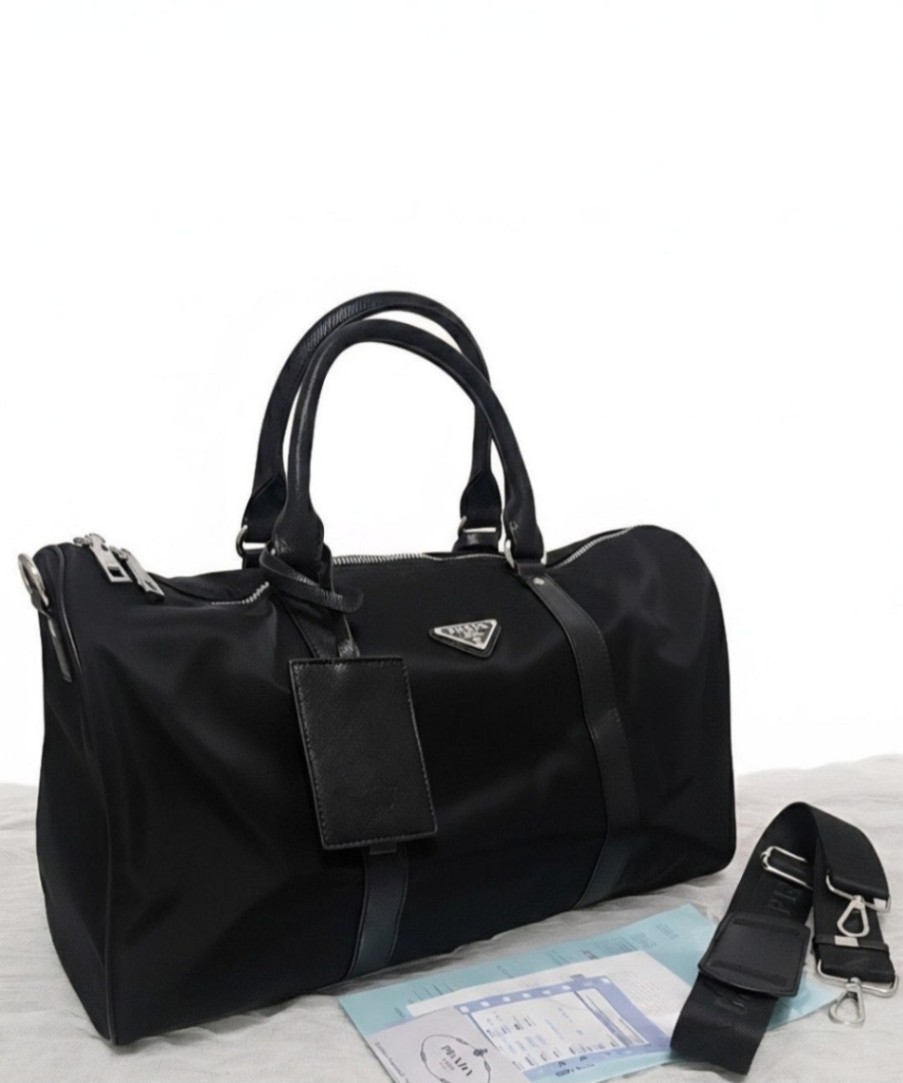 프라다 [PRADA] 로고 플라크 지퍼 디블백