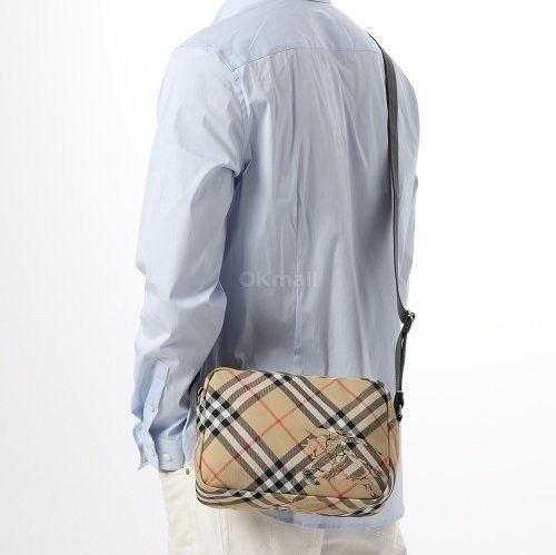 버버리 체크크로스 바디백
