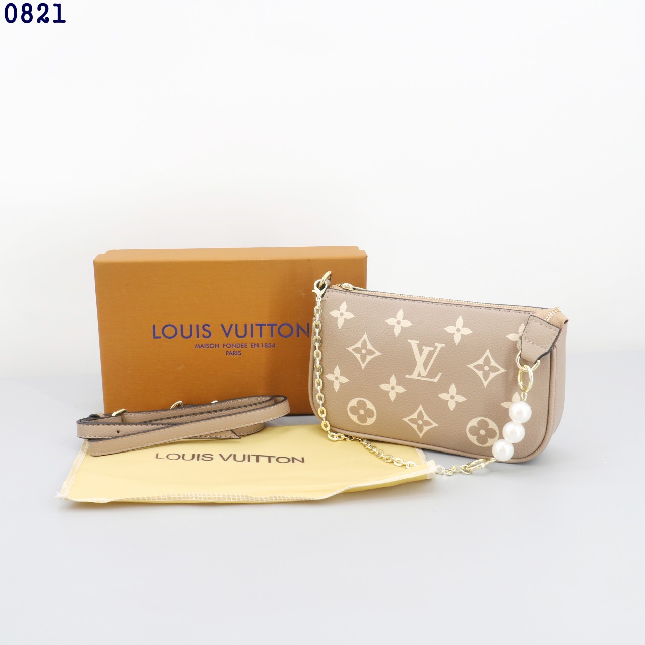 루이비통 미니 포쉐트 숄더백 베이지