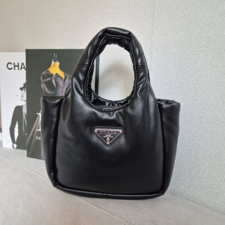 프라다 소프트 나파 패딩백