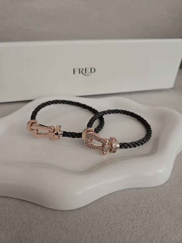 프레드 포스텐 팔찌