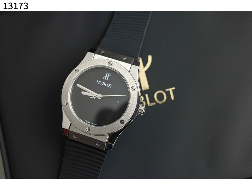 위블로 [Hublot] 클래식 퓨전 오리지널 티타늄 신상입고 view 2