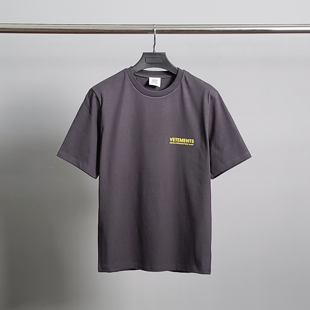 보테가 메탈로고 코튼 반팔티 view 5