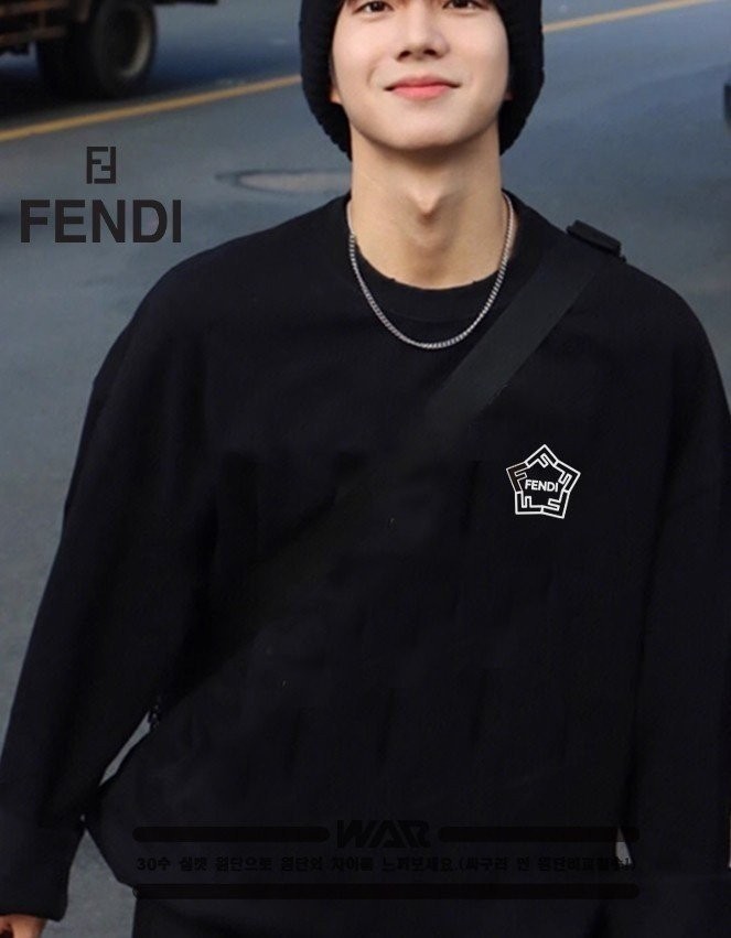신상입고♡[ FENDI ] F 육각 디자인 긴팔티셔츠