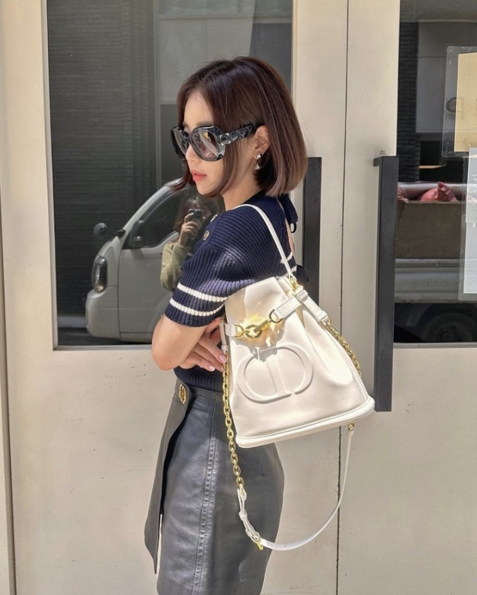 최상급)디올 C'EST DIOR 미디엄 백 크림