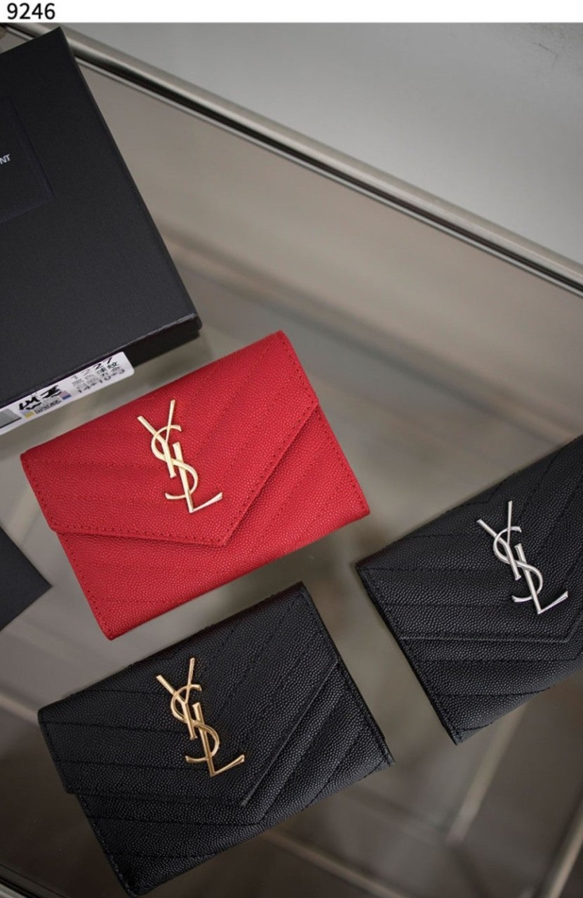 #입생로랑 [YSL] CASSANDRE MATELASSÉ 스몰 Envelope 지갑 신상입고💢 