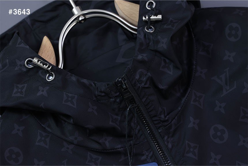  [LOUIS VUITTON] 루이비통 LV모노그램 믹스 윈드브레이커 후드 자켓  view 2