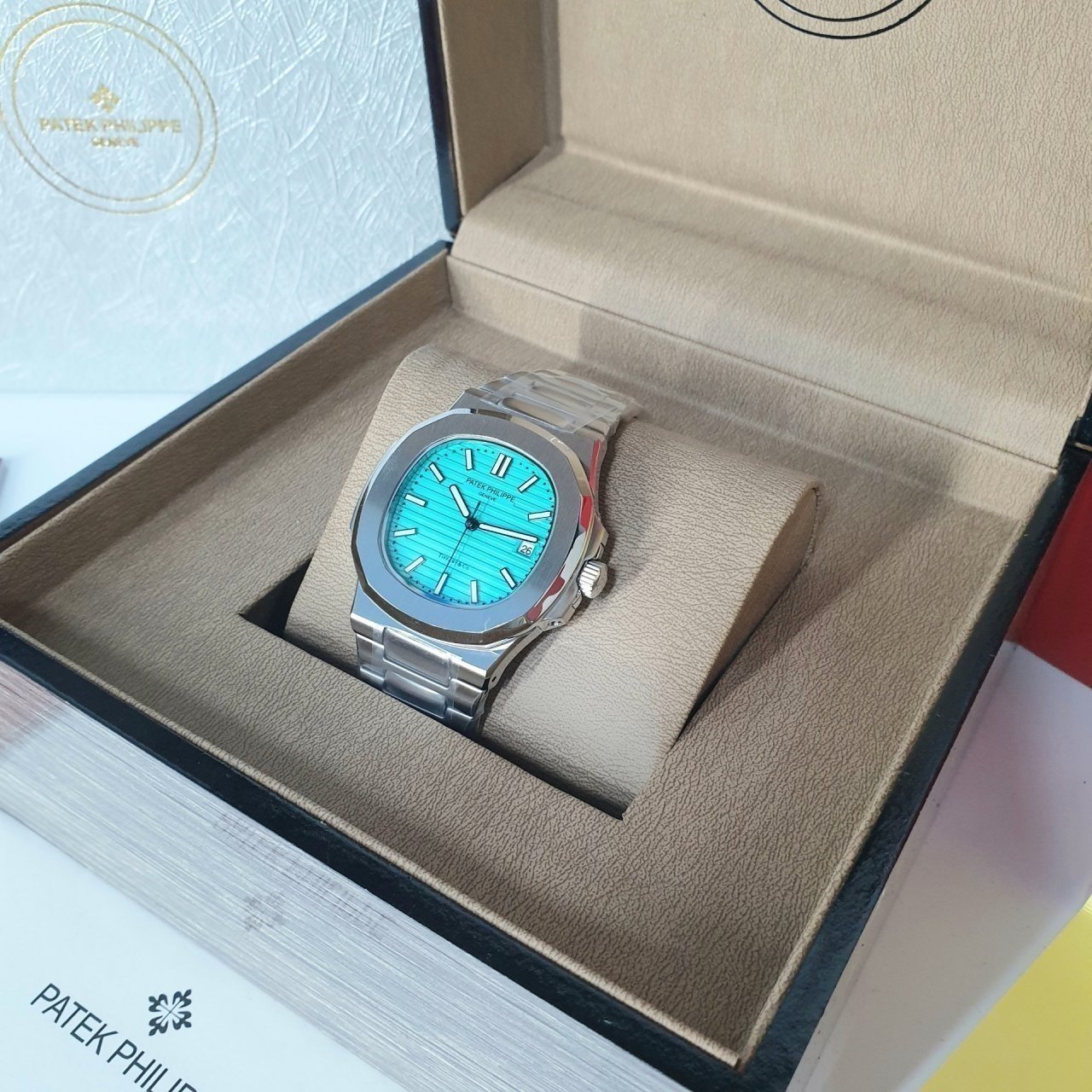 파텍필립 노틸러스 민트 실버