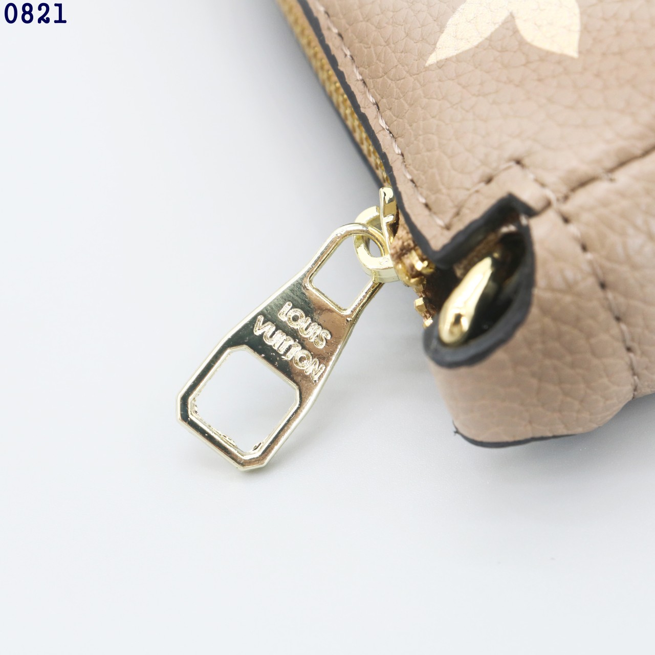 루이비통 미니 포쉐트 숄더백 베이지 view 10