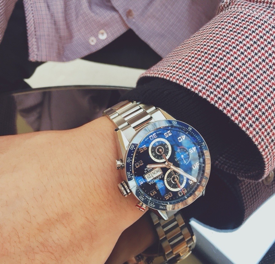 태그호이어 까레라 데이데이트 크로노그래프 블루 남성 시계 