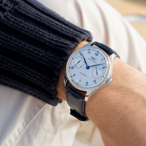 IWC 포르투기저 오토매틱 42 실버톤 다이얼 블루 가죽 스트랩 시계