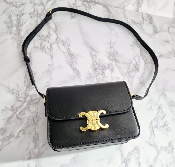 셀린느 트리오페 틴 샤이니 블랙