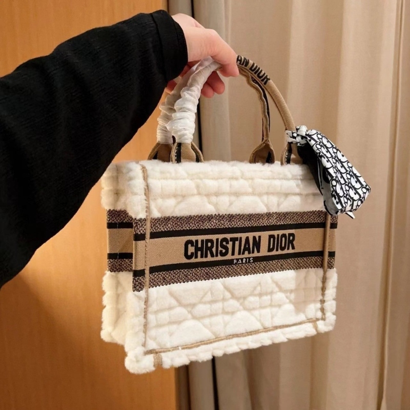 디올 북토트 까나쥬 시어링 백