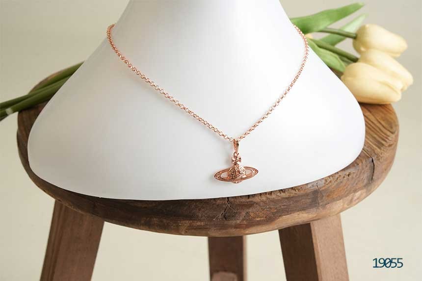 🔆 [Vivienne Westwood] 비비안웨스트우드 여성 릴리프 펜던트 네크리스 🔆 