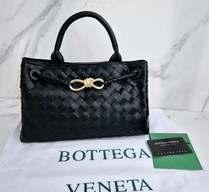 보테가베네타 안디아모 스몰 이스트웨스트