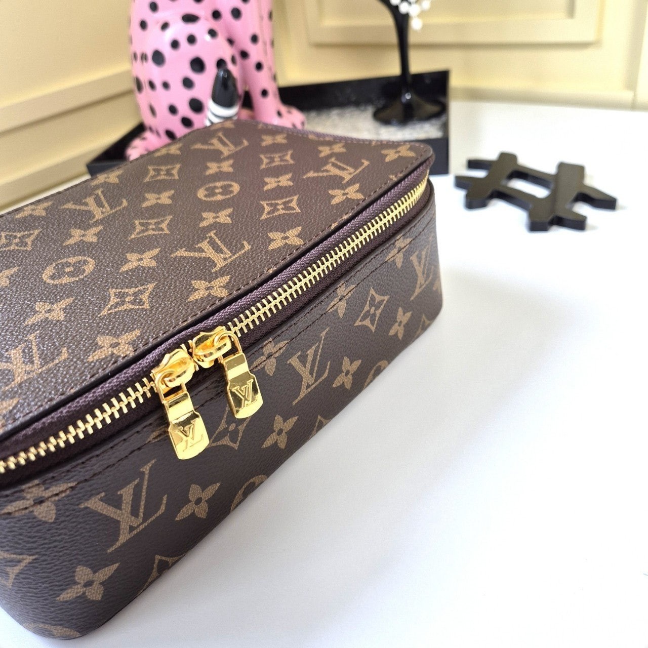 루이비통 패킹 큐브 뷰티 파우치 MM view 9