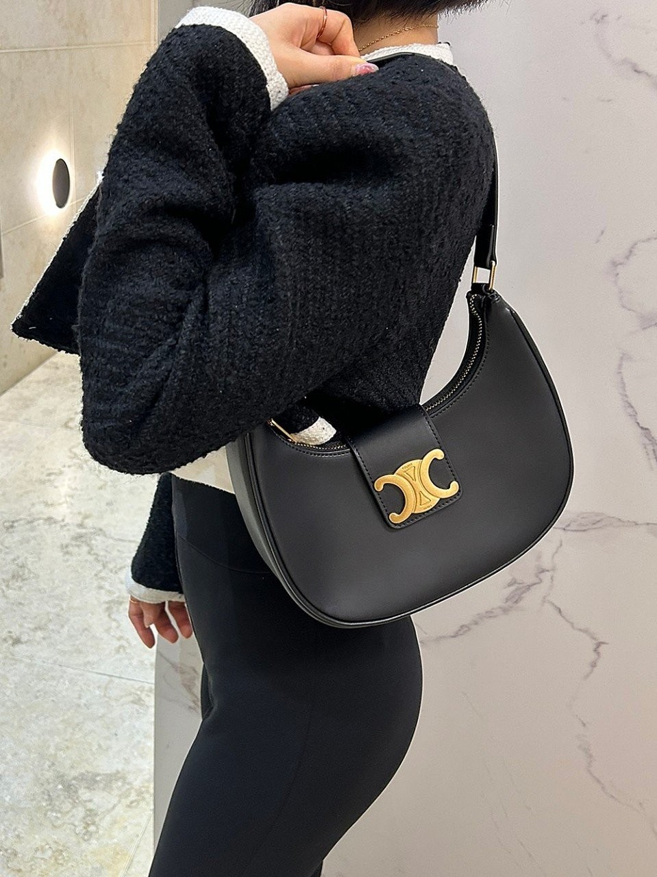 셀린느 미디엄 트리옹프 아바백  