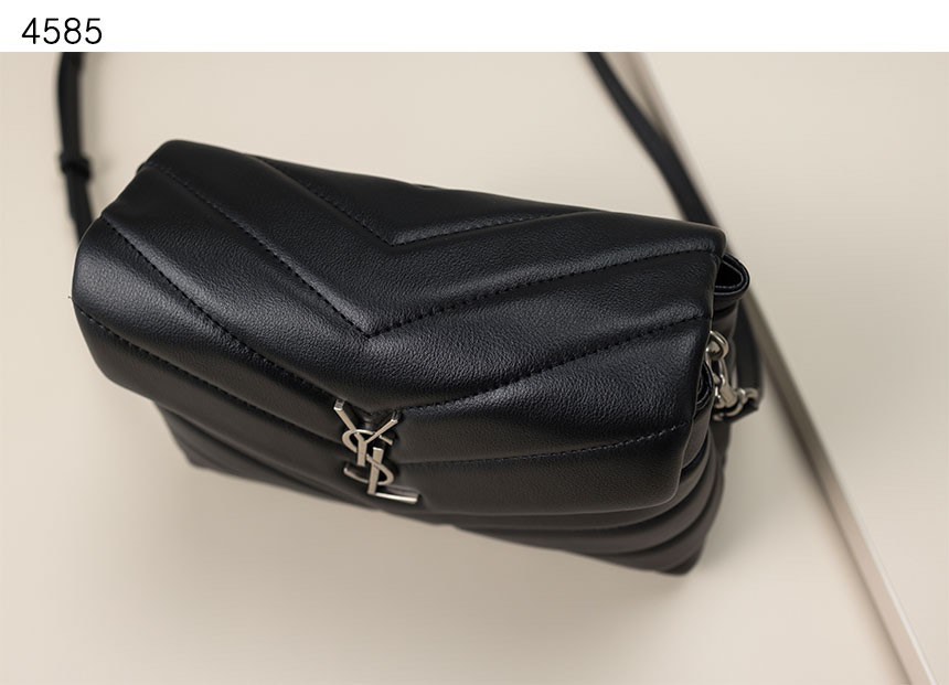 입생로랑 [YSL] 수입프리미엄급 생로랑 Y 퀼트 처리된 가죽 소재의 루루 토이백 view 7