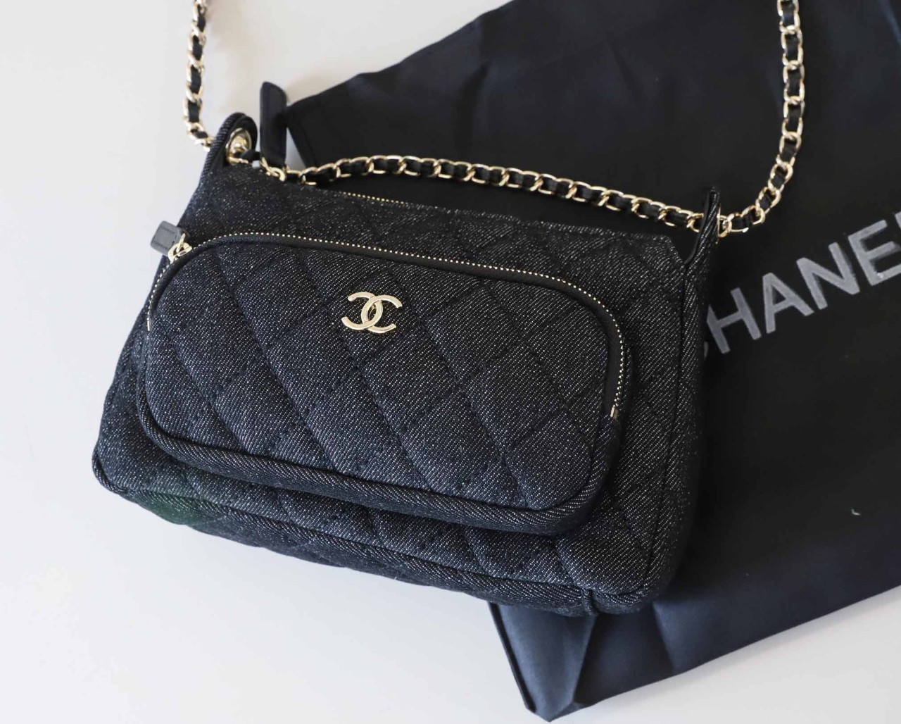 #샤넬 [ C*ANEL ] 수입 블랙 데님 체인 숄더백 입고💢 