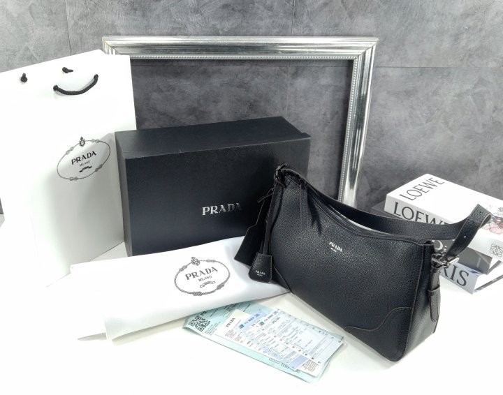 프라다 에메 라지 가죽 숄더백