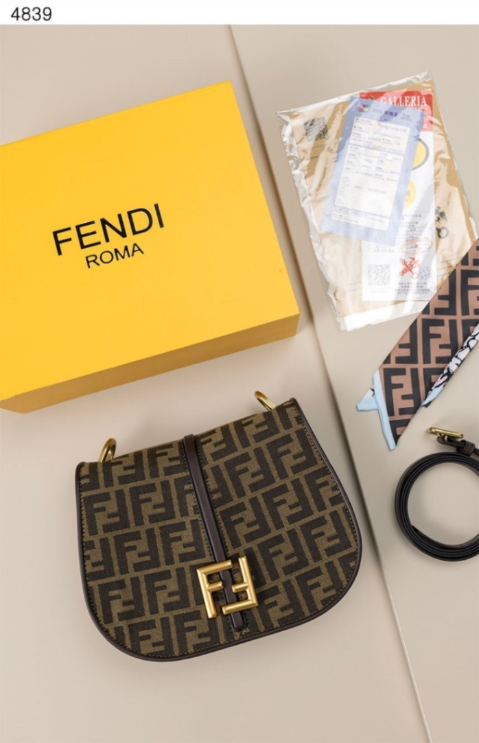 펜디 [FENDI] 수입프리미엄급 커'몬 미디엄 백 