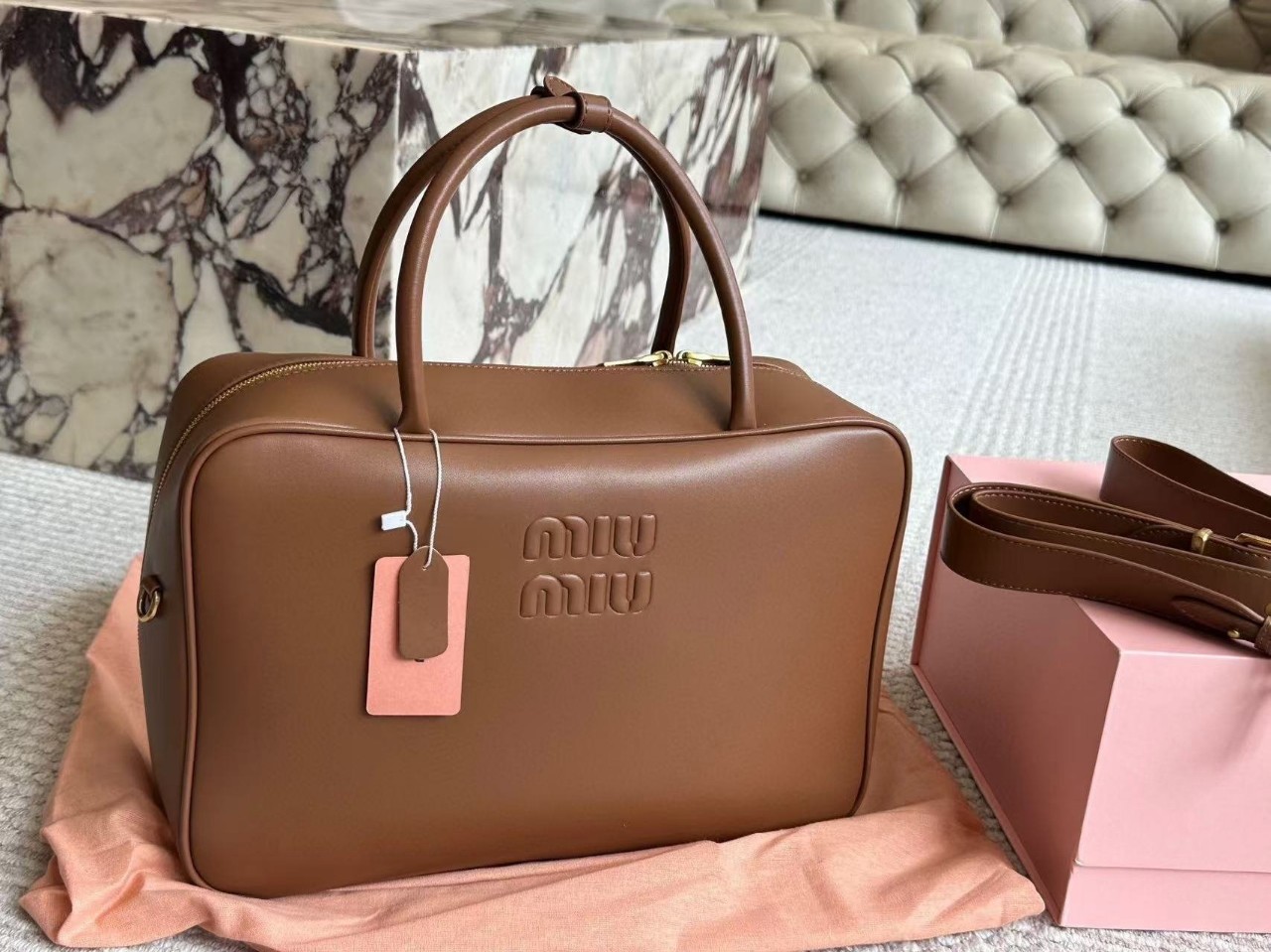 미우미우 마이크로 빅백