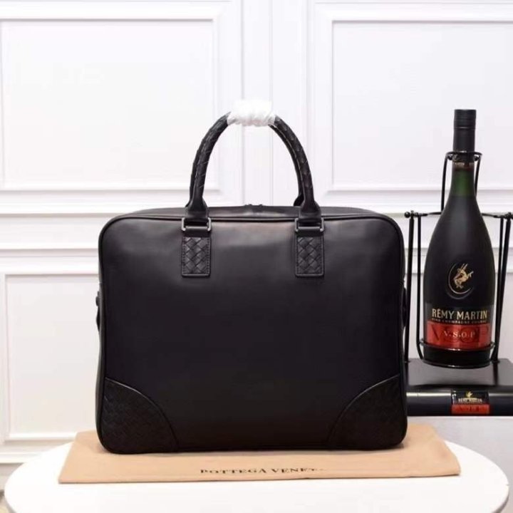 26SS 보테가 베네타 포인트 레더 서류가방  (최상급)