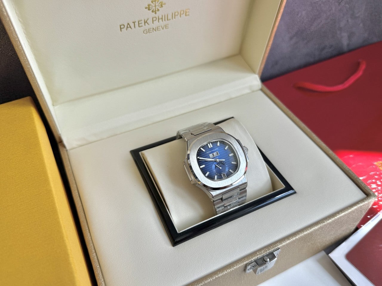 파텍필립 노틸러스 문페이즈 블루다이얼 40mm