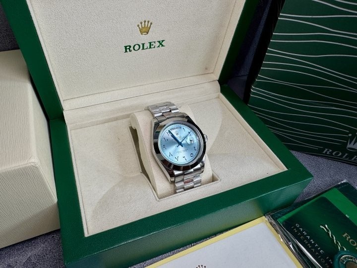 롤렉스 데이데이트 40mm 플래티넘블루 아라빅