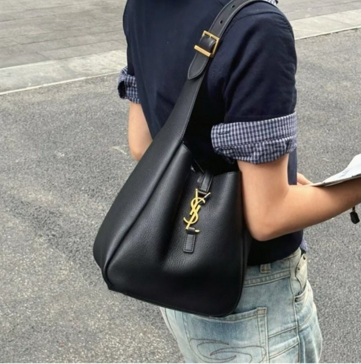 입생로랑 아이코닉 5 À 7