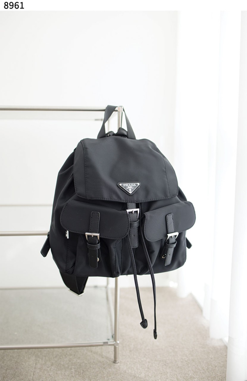 #프라다 [PRADA] 프라다 리나일론 백팩 신상입고💢