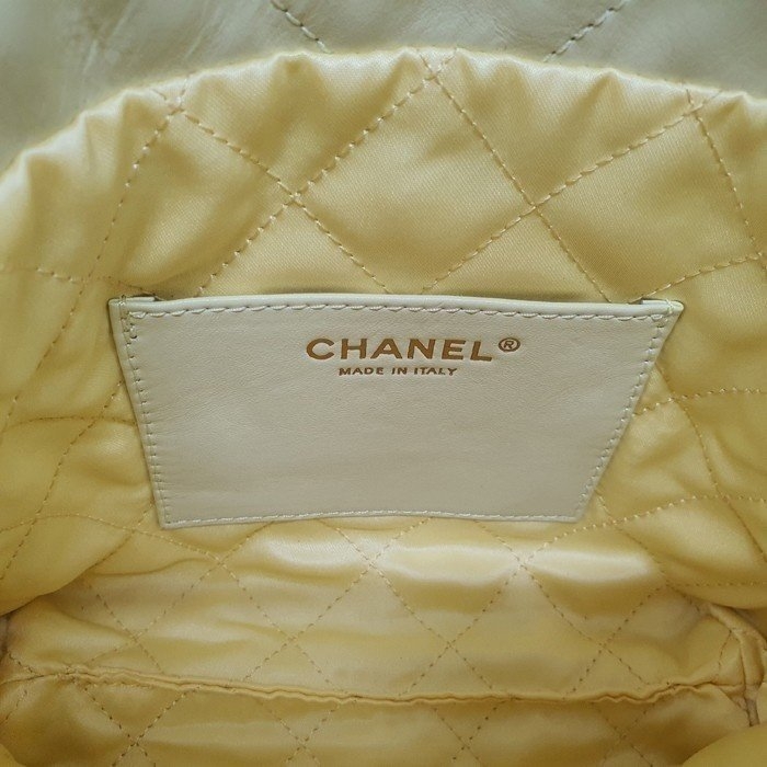 샤넬 22 호보백 미니 view 10