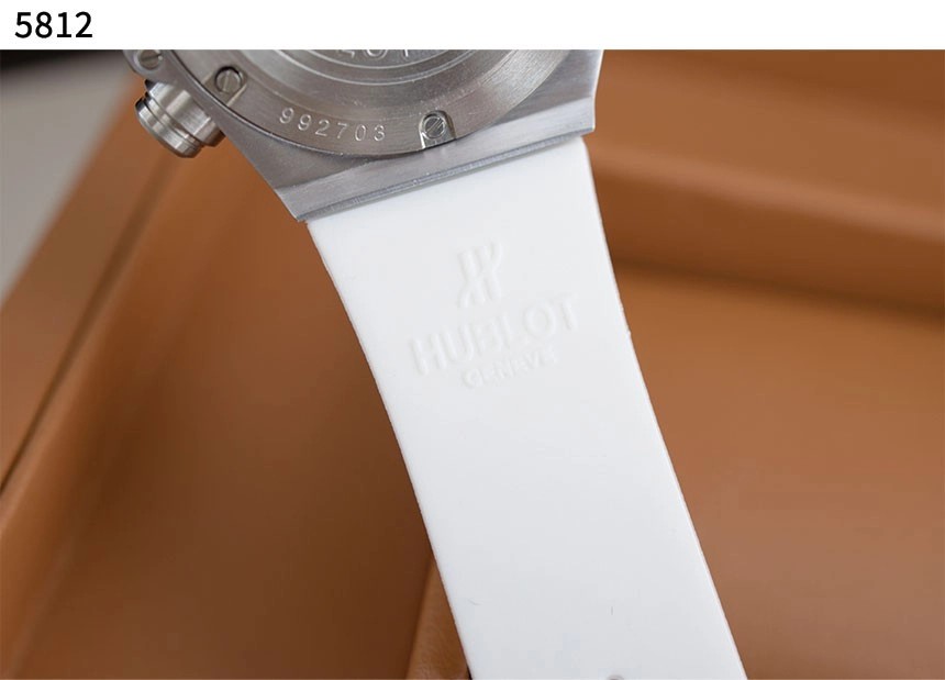 위블로 [HUBLOT] BIG BANG UNICO TITANIUM WHITE PAVÉ 신상 view 9