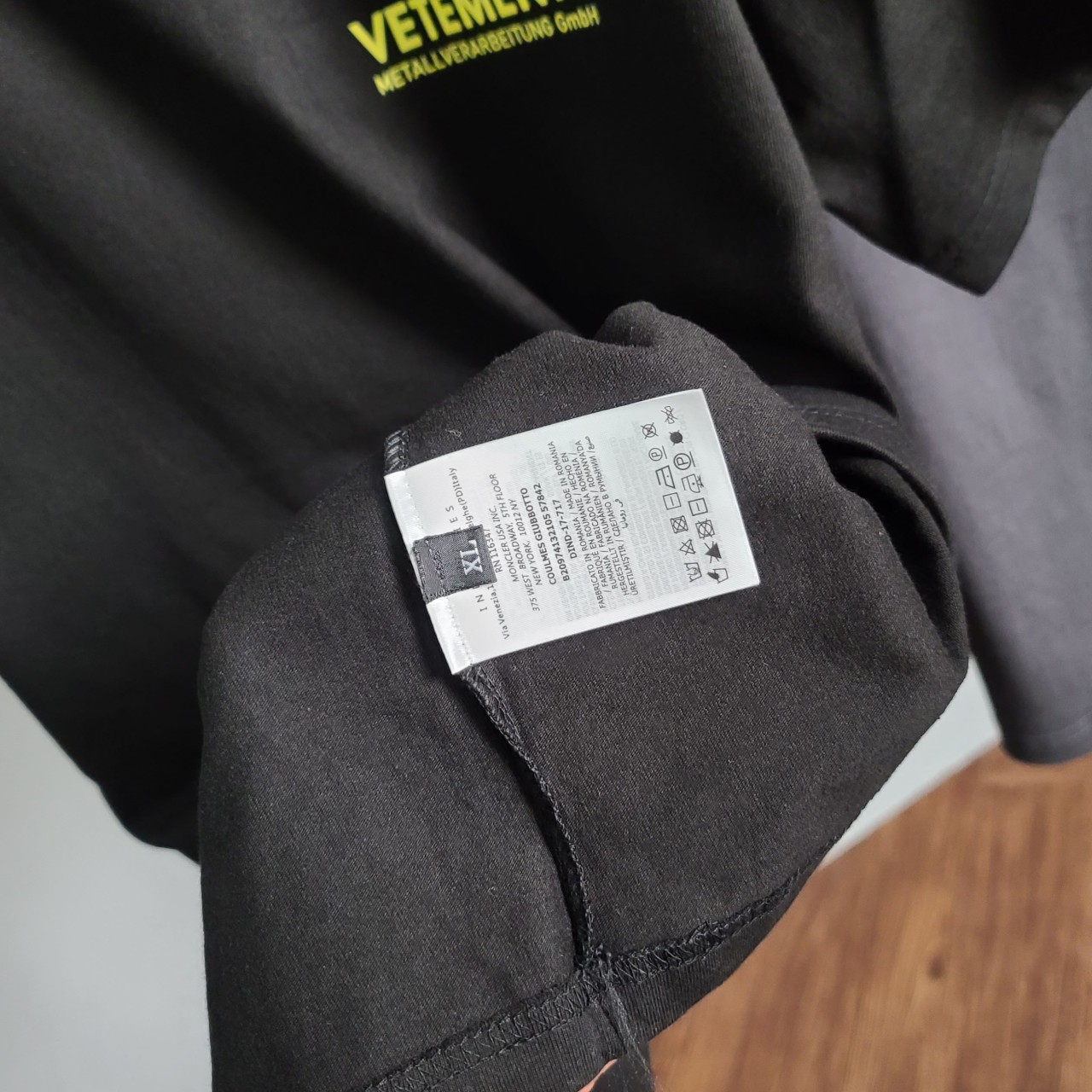 보테가 메탈로고 코튼 반팔티 view 12