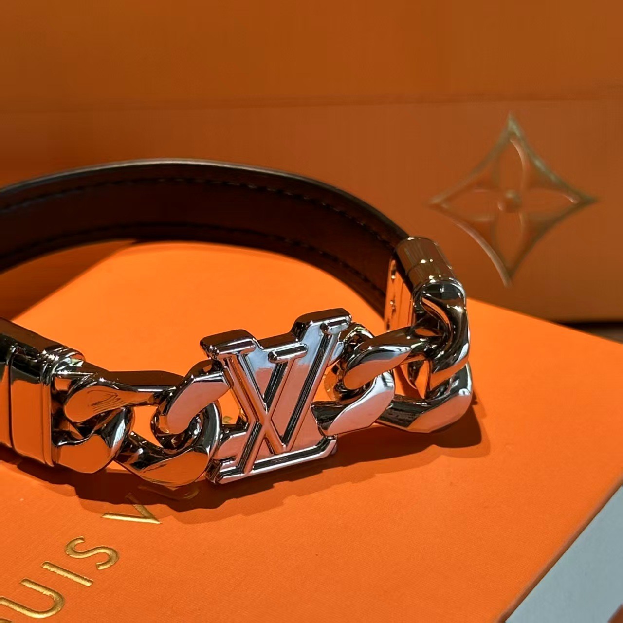 루이 머스트 팔찌