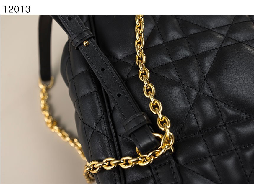 디올 [Christian Dior] 수입프리미엄급 Dior Caro 미디엄 멀티캐리 체인 백팩 view 12