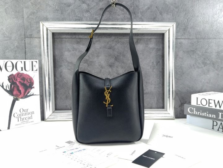 입생로랑 아이코닉 5 À 7 view 8