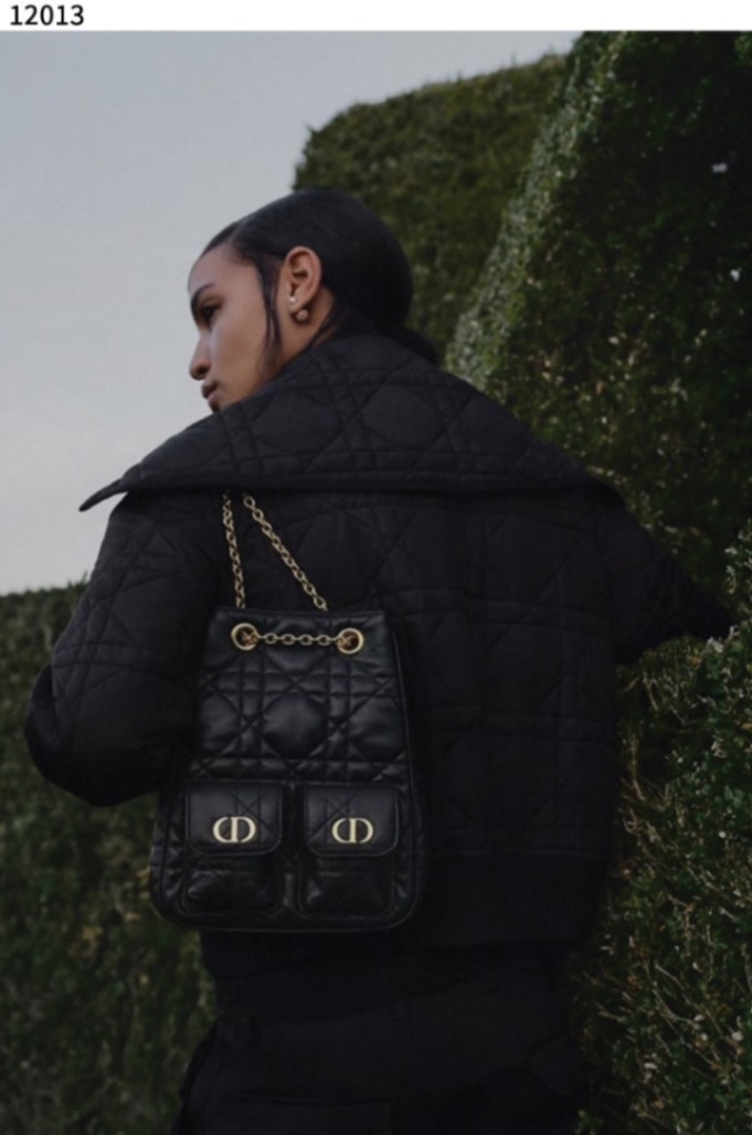 디올 [Christian Dior] 수입프리미엄급 Dior Caro 미디엄 멀티캐리 체인 백팩 view 2