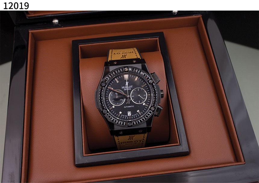 #위블로 [Hublot] 클래식 퓨전 킹 블랙 다이아몬드 신상입고💢 