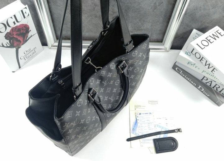 루이비통 M46451 삭 플라 24H view 10