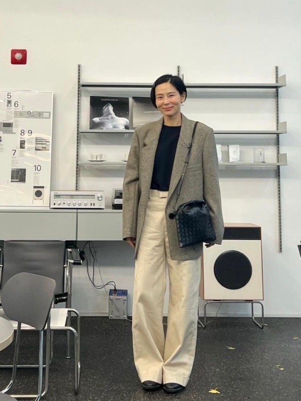 보테가 미니홉 블랙