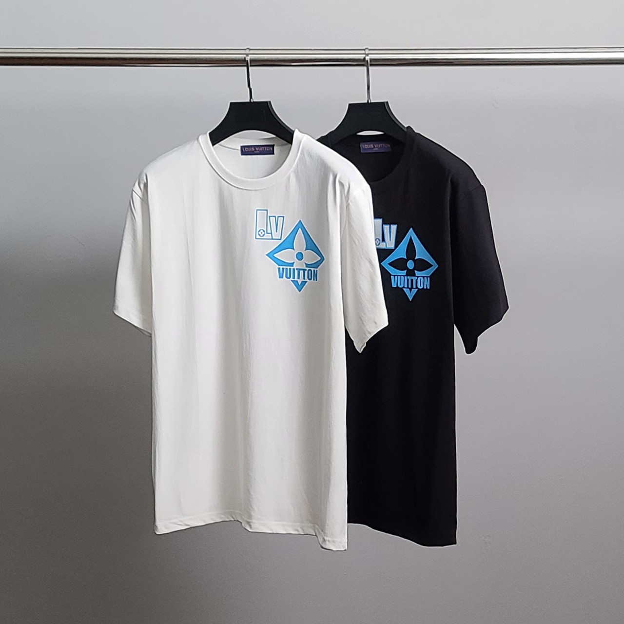 루이비통 블루로고 코튼 반팔티