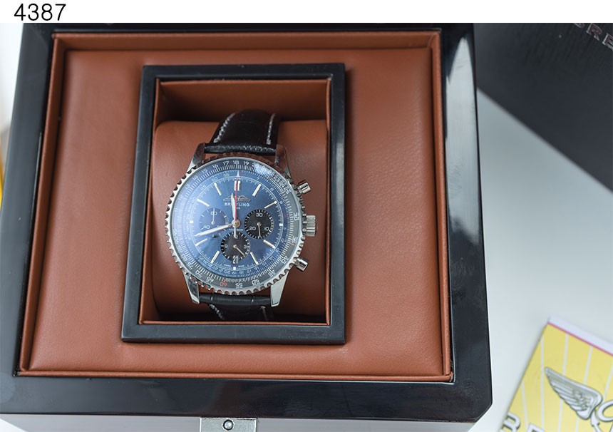 #브라이틀링 [Breitling] 수입고급 네비타이머 B01 크로노그래프 신상입고💢  view 11