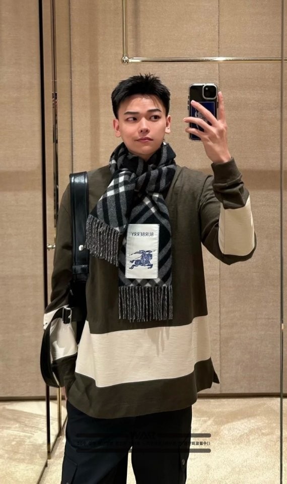 BURBERRY] 패치 포인트 체크 블랙 머플러